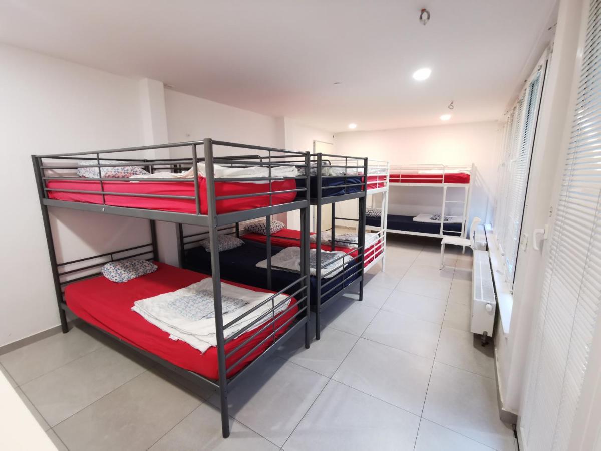 Simbol Rooms With Free Private Parking Ljubljana Buitenkant foto
