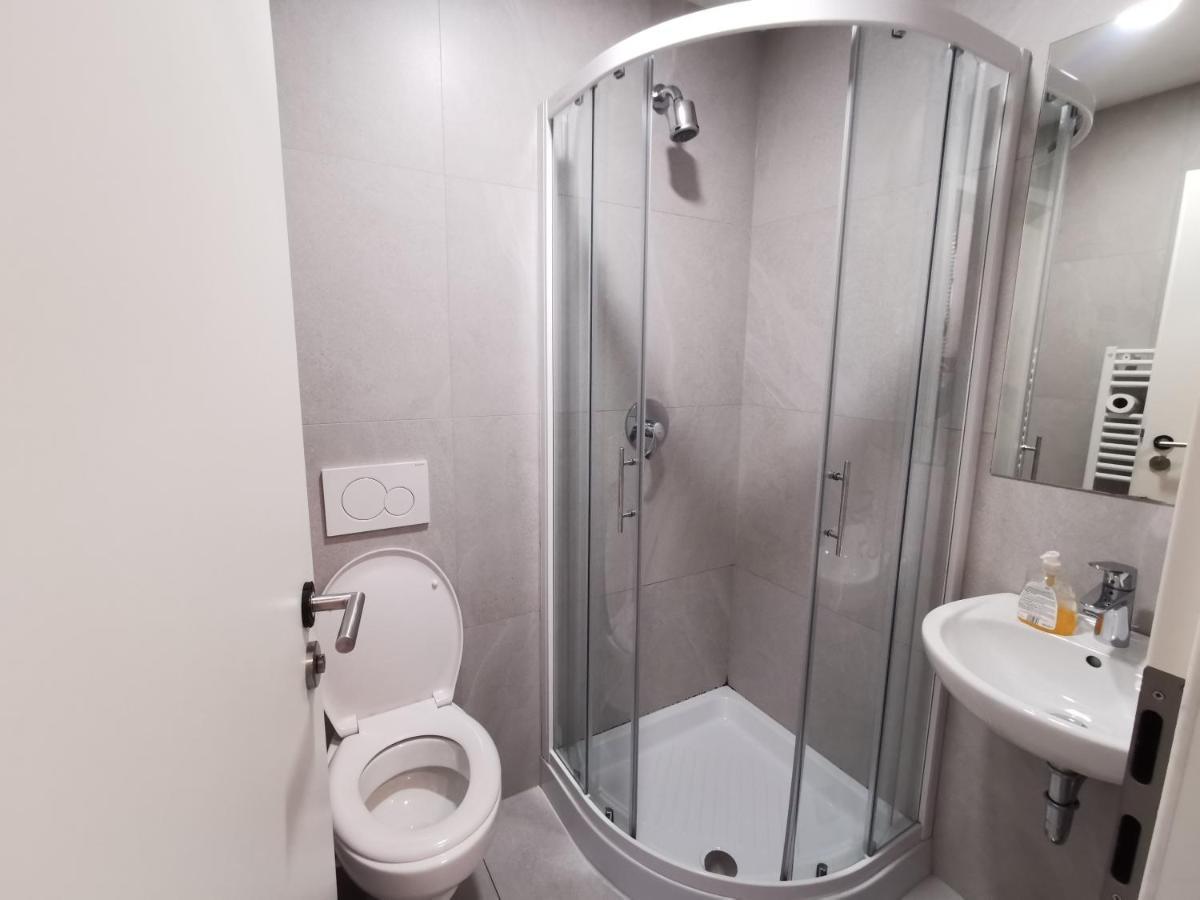 Simbol Rooms With Free Private Parking Ljubljana Buitenkant foto