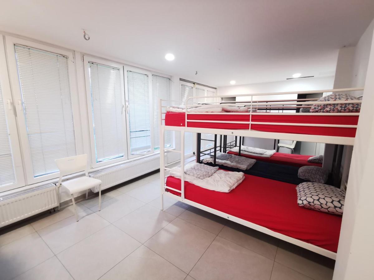 Simbol Rooms With Free Private Parking Ljubljana Buitenkant foto