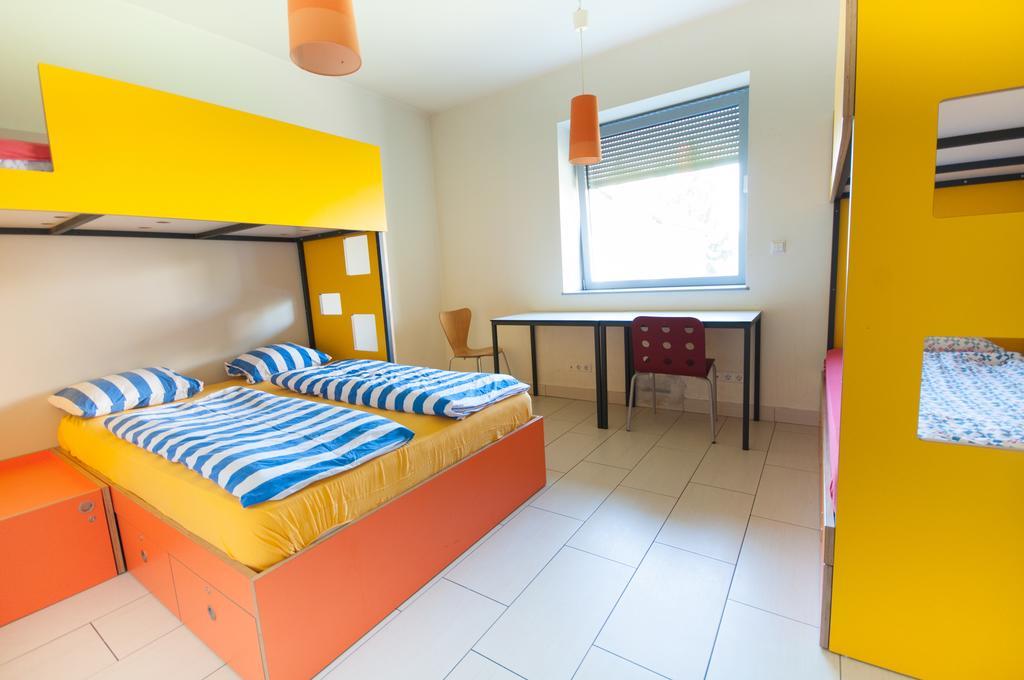 Simbol Rooms With Free Private Parking Ljubljana Kamer foto
