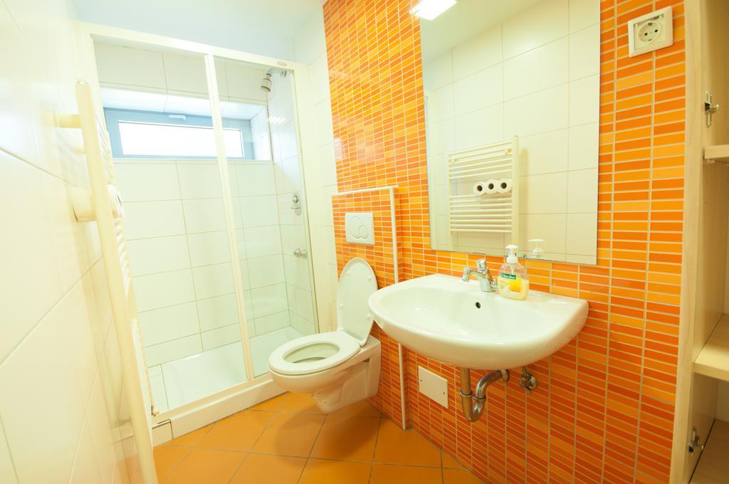 Simbol Rooms With Free Private Parking Ljubljana Kamer foto