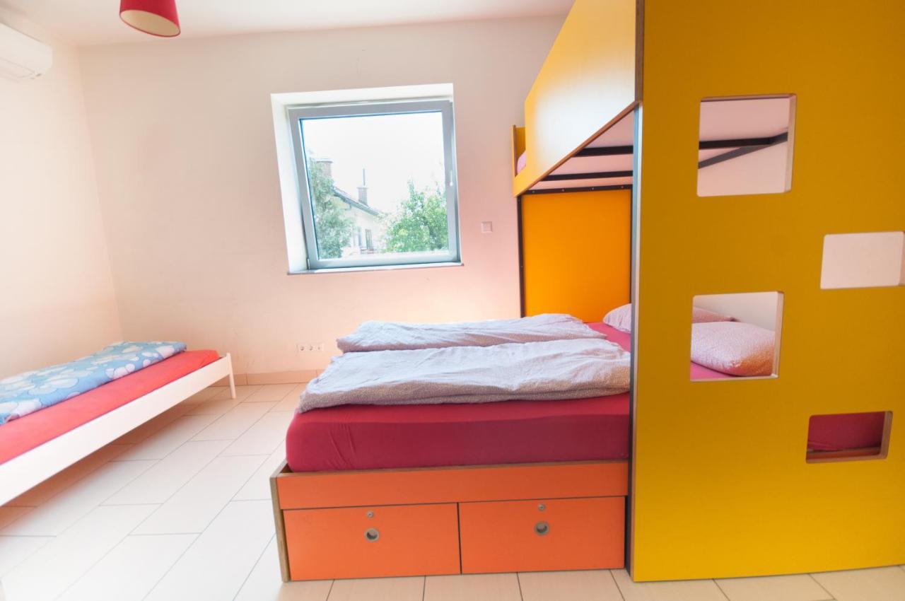 Simbol Rooms With Free Private Parking Ljubljana Kamer foto