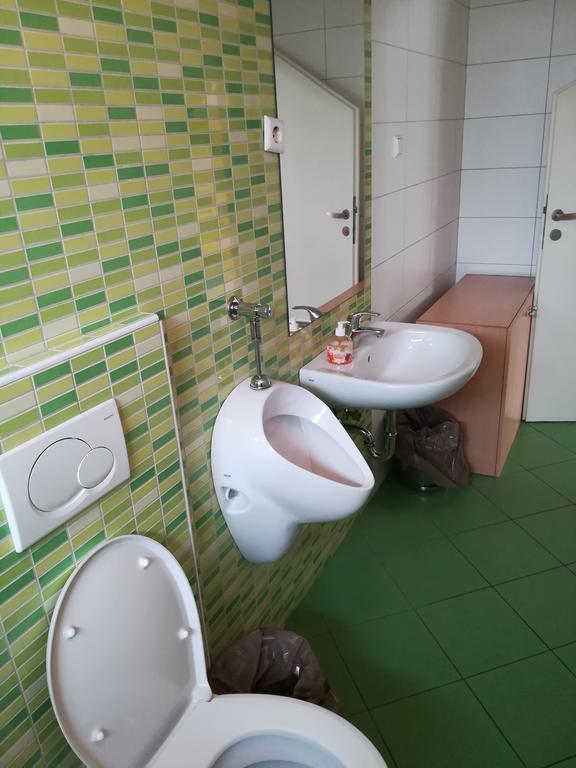 Simbol Rooms With Free Private Parking Ljubljana Buitenkant foto